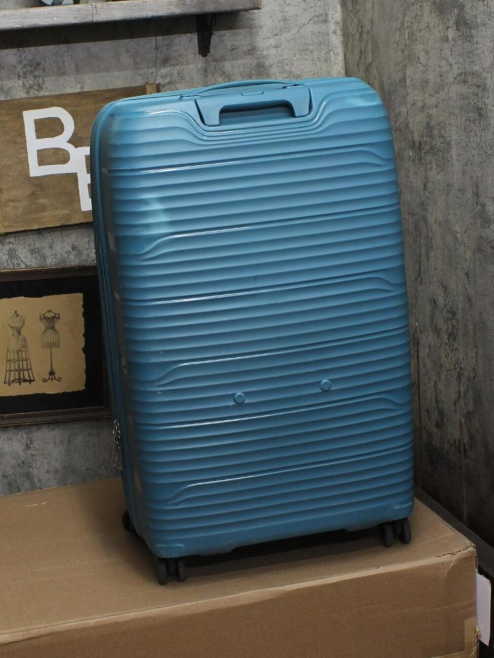 Delsey Paris Dune Hardside Spinner Suitcase Luggage Teal Blue 31" Large Check In - Picture 2 of 12